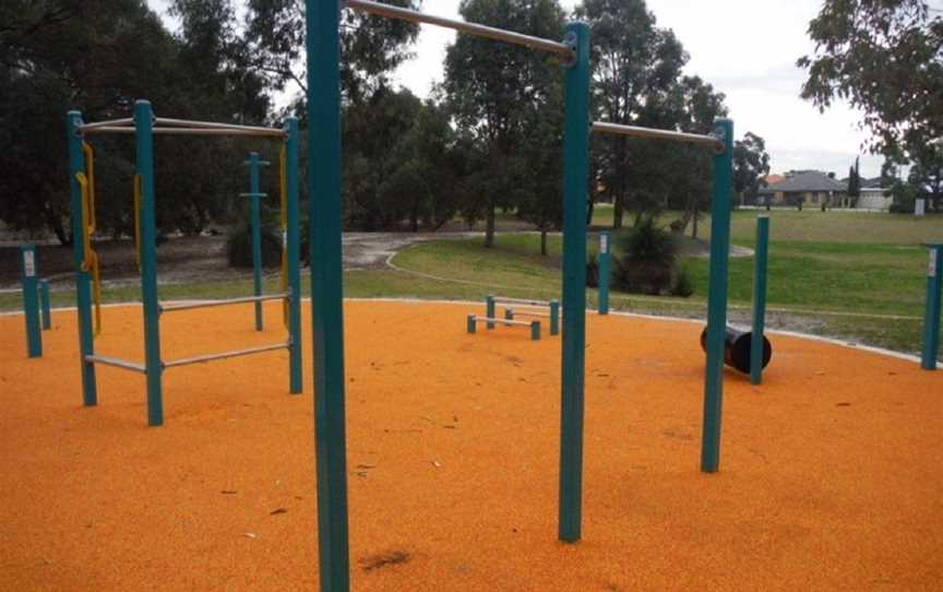 Houghton Park, Local Facilities in Carramar