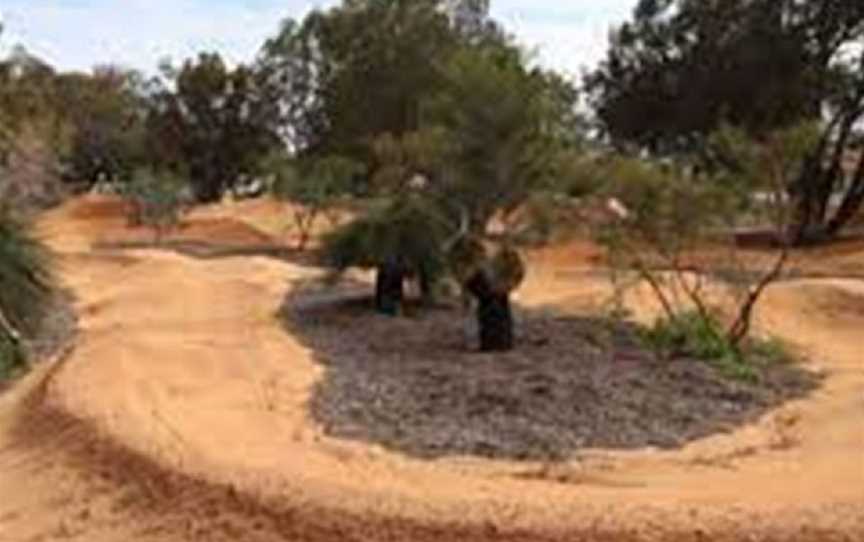 Carramar BMX track, Local Facilities in Carramar