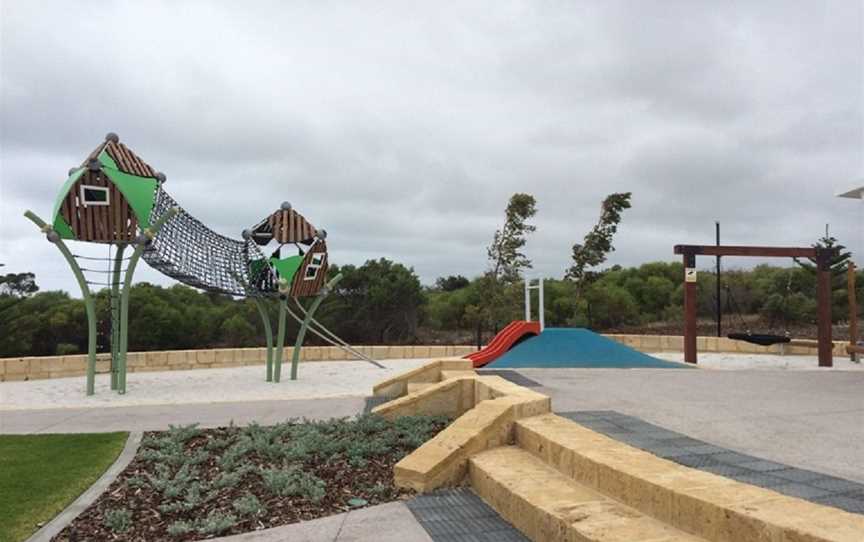 Blaxland Park, Local Facilities in Two Rocks