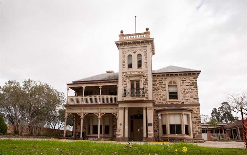 The Brocas Youth Centre, Local Facilities in St Clair