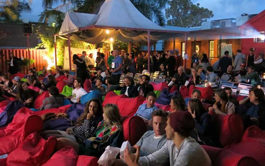 Luna Outdoor Cinema, Local Facilities in Leederville