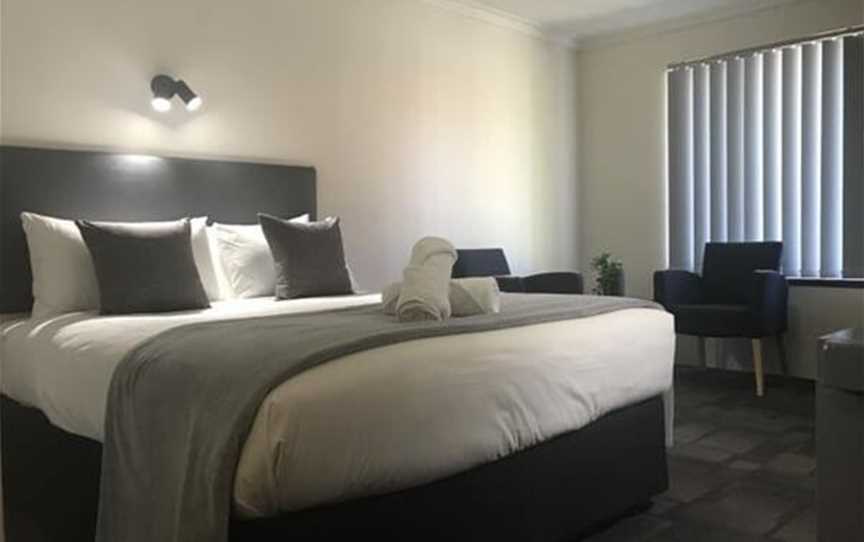 Hotel Clipper, Accommodation in Rockingham - Suburb