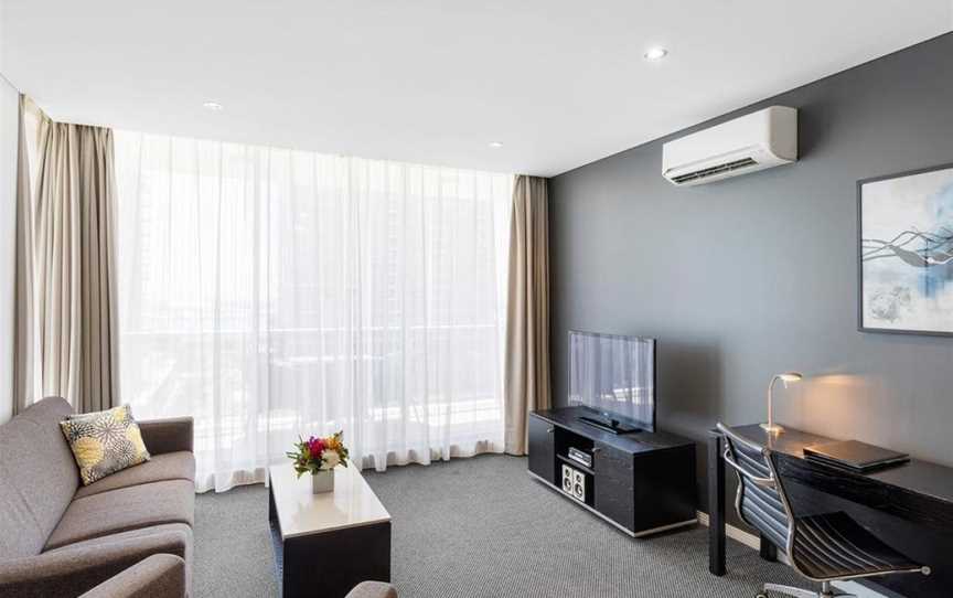 MERITON SERVICED APARTMENTS SOUTHPORT, Labrador, QLD