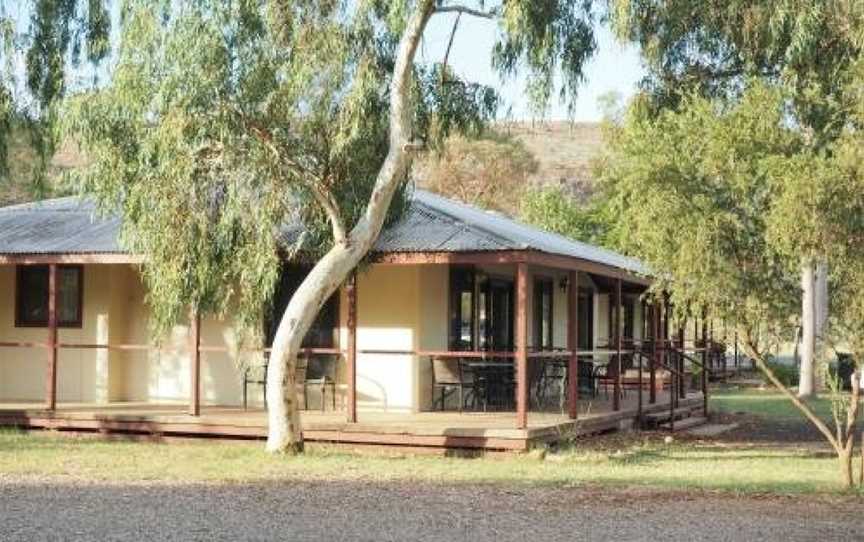 Heritage Caravan Park, Accommodation in Ross