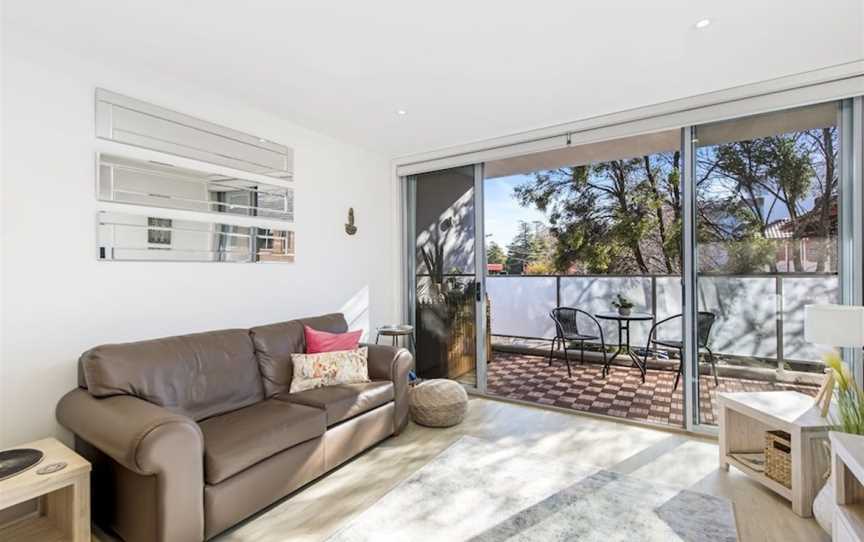 Accommodate Canberra - Envy, Accommodation in Braddon