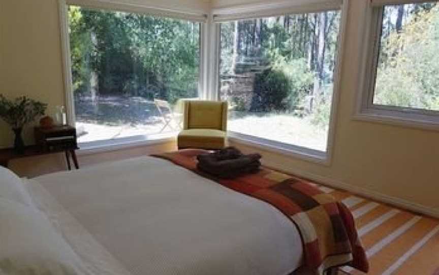 Eaglehawk Rainforest Retreat, Accommodation in Eaglehawk Neck