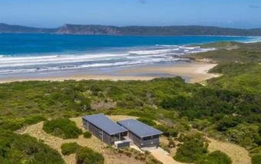 Cloudy Bay Beach House, South Bruny, TAS