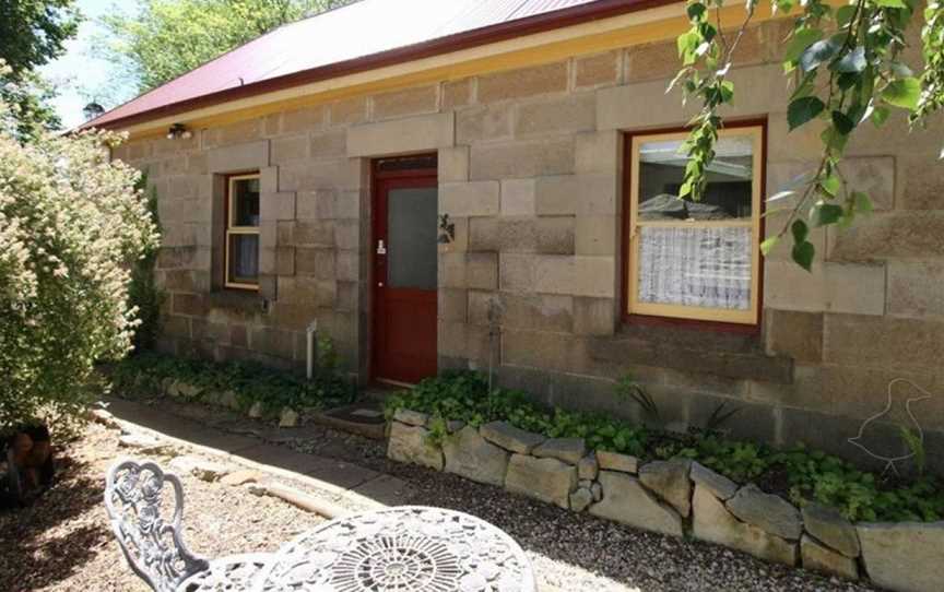 Christopher Hall's Colonial Accommodation, Accommodation in Ross