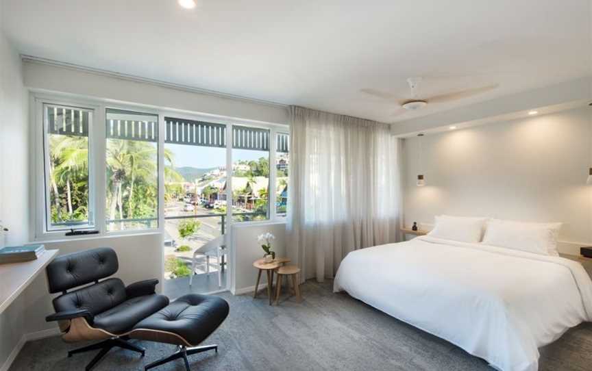 Heart Hotel and Gallery Whitsundays, Accommodation in Airlie Beach