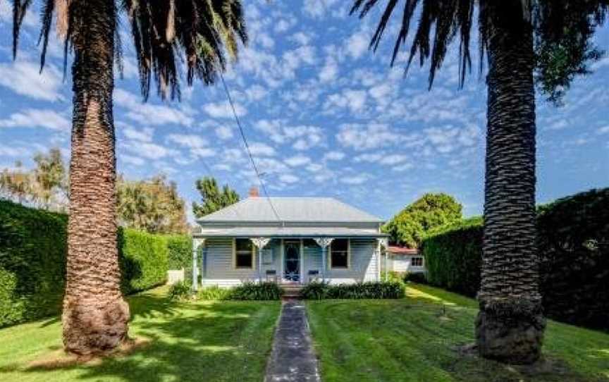 Palm Cottage - Pet Friendly Victorian Cottage, Port Fairy, VIC