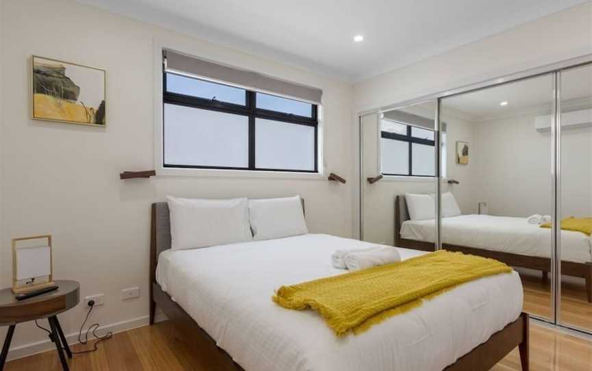 Impressive & Spacious new Townhouse@preston, Preston, VIC