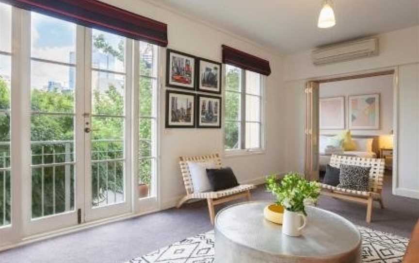 BOUTIQUE STAYS - Wellington Mews, Apartment in East Melbourne, East Melbourne, VIC