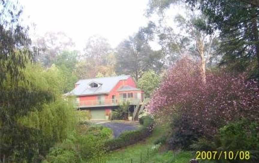 Cockatoo Springs Retreat, Accommodation in Cockatoo