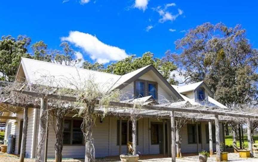 ROWAN PARK COTTAGE, Eurunderee, NSW