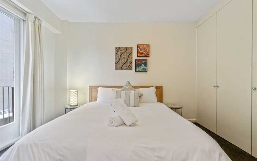 HomeHotel-Urban retreat in secure boutique block, Potts Point, NSW