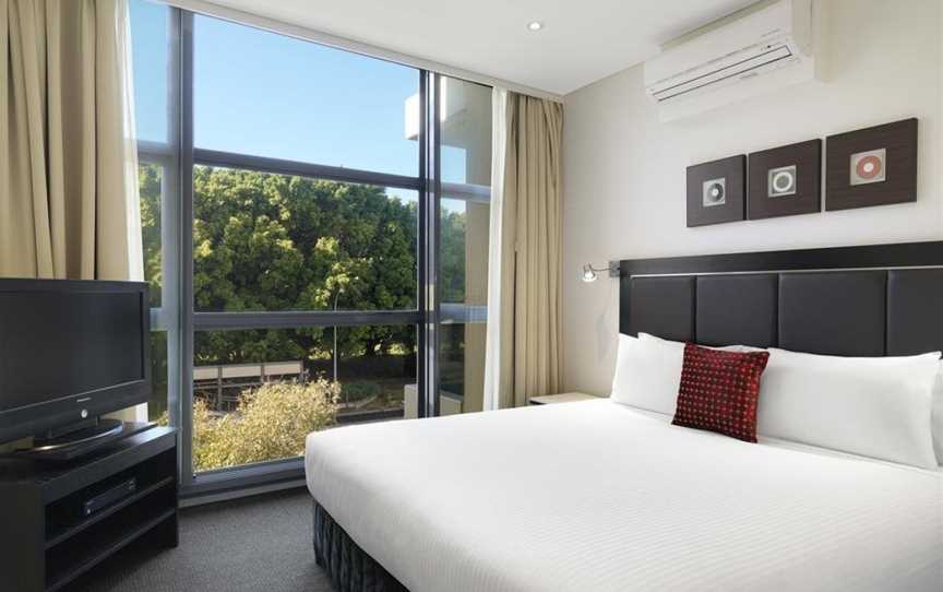 Meriton Suites Waterloo, Waterloo, NSW