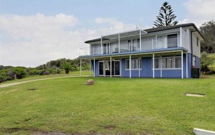 Pacific Street, 28, Ocean Retreat, Fishermans Bay, NSW