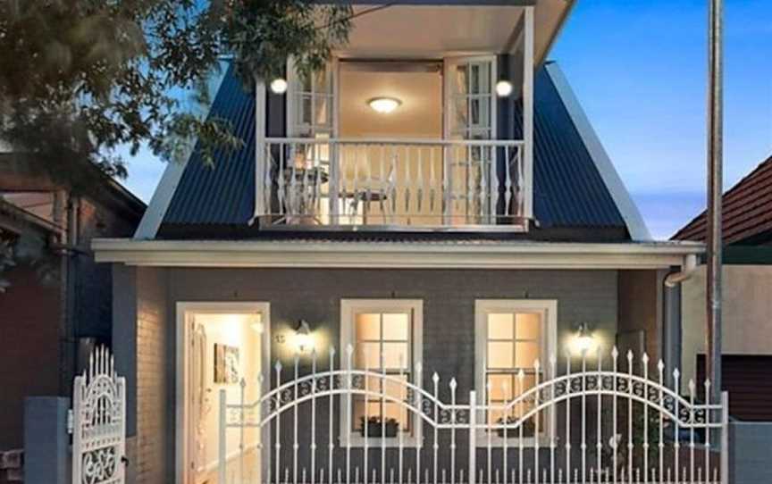 4 Ensuite Chelsea Villa Cbd-Airport, Marrickville, NSW