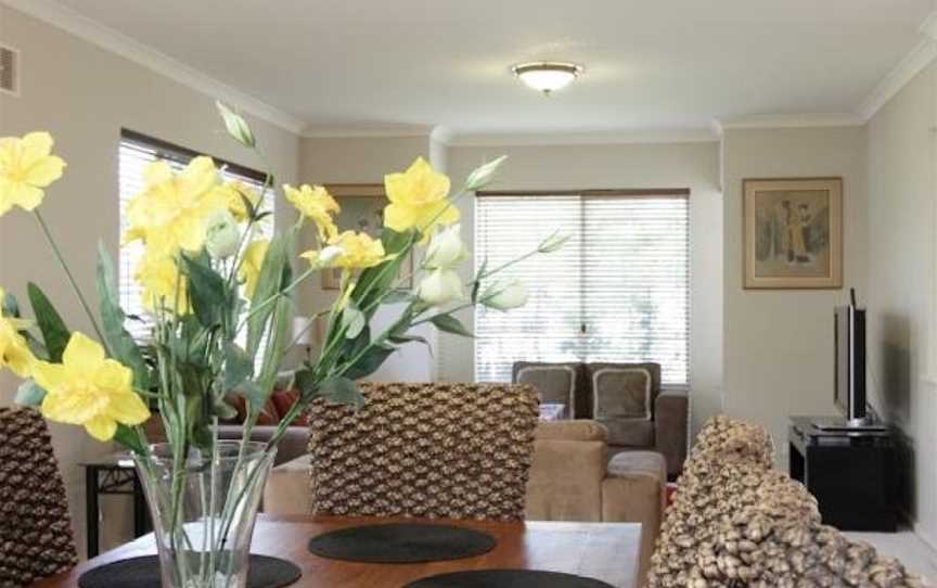 Tea Tree Manor - Perth Holiday Homes, Canning Vale, WA