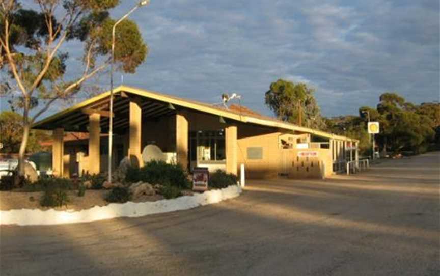 Madura Pass Oasis Motel, Accommodation in Madura