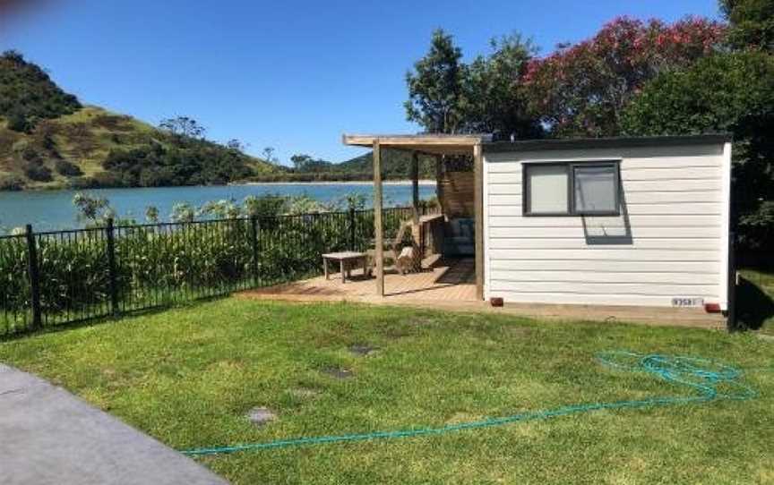 Mount and Surf view cabin, Rukuwai, New Zealand