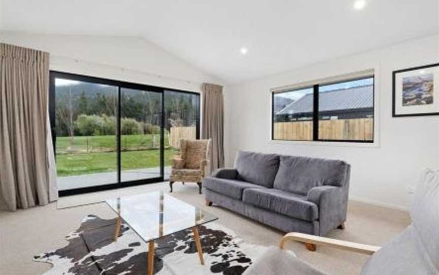 Edna's Secret - Wanaka Holiday Home, Lake Hawea, New Zealand