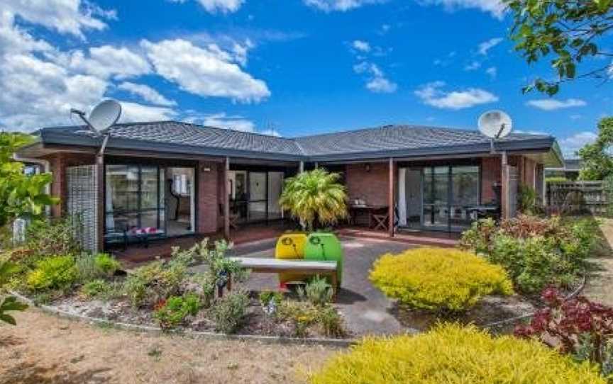 Bream Bay Bach - Ruakaka Holiday Home, Ruakaka, New Zealand