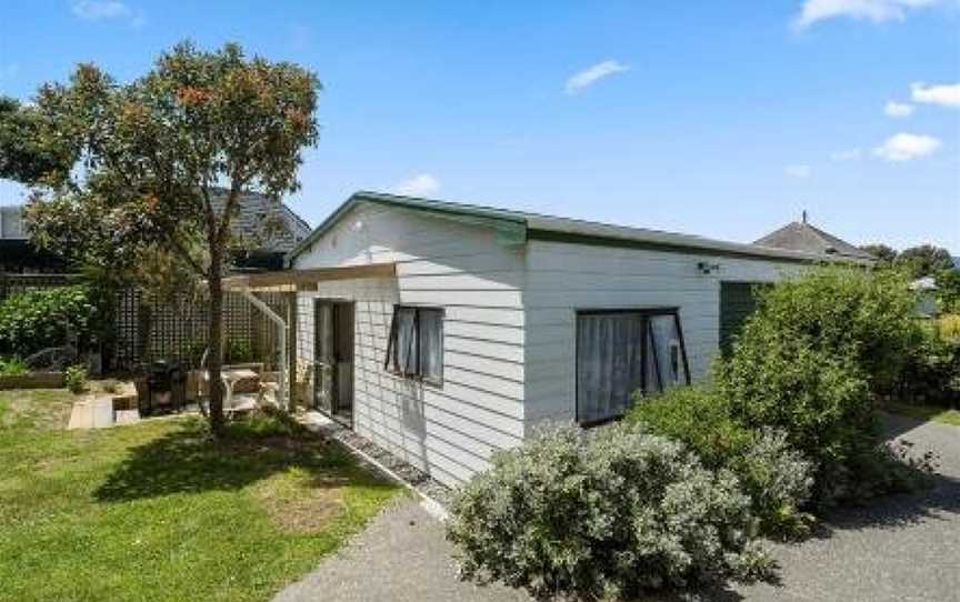 Searenity - Waikanae Beach Holiday Home, Waikanae, New Zealand