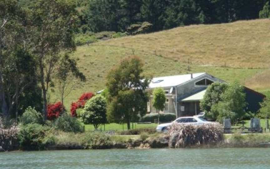 Woolshed Bed & Breakfast, East Takaka, New Zealand