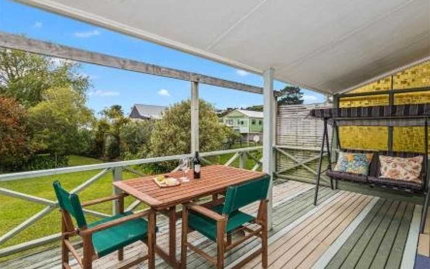 The Taranui Cottage - Mangawhai Heads Holiday Home, Mangawhai, New Zealand