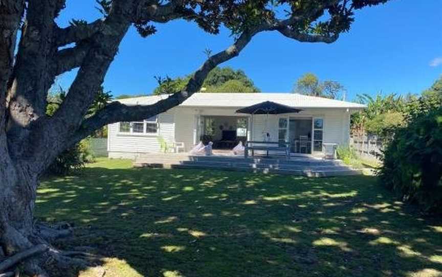 Magnolia Cottage - Kuaotunu Holiday Home, Kuaotunu West, New Zealand