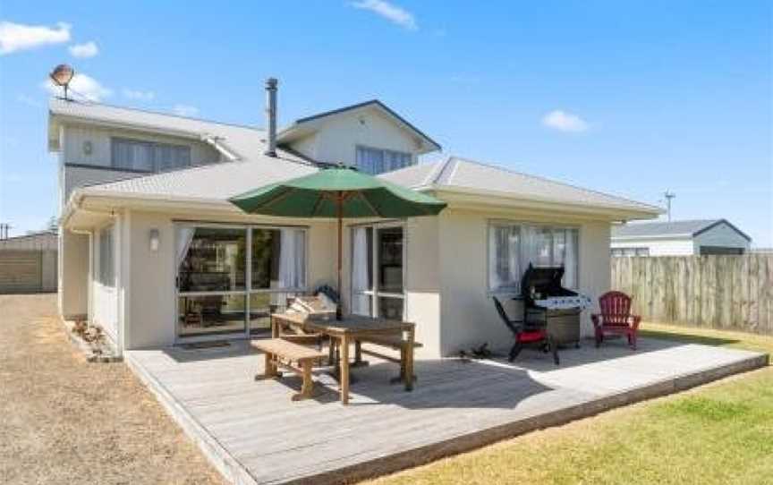 Hunia Haven - Himatangi Beach Holiday Home, Himatangi, New Zealand