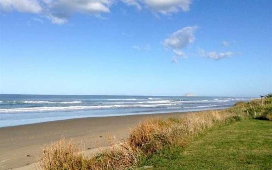 Kiwiana Bach - Ocean Beach Bach, Te Awanga, New Zealand