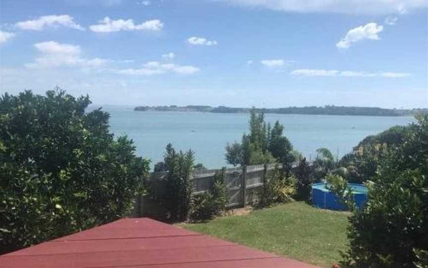 Studio with water views, Omokoroa Beach, New Zealand