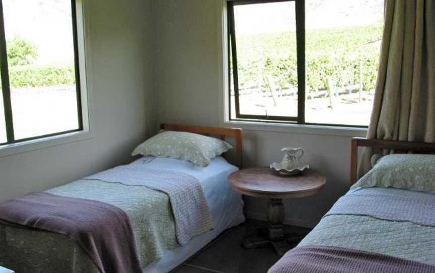 Pagan Vines Vineyard Accommodation, Gibbston, New Zealand