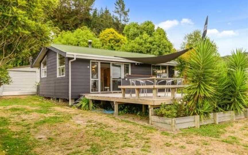 Fantail Cottage - Lake Rotoiti Holiday Home, Lake Okataina, New Zealand