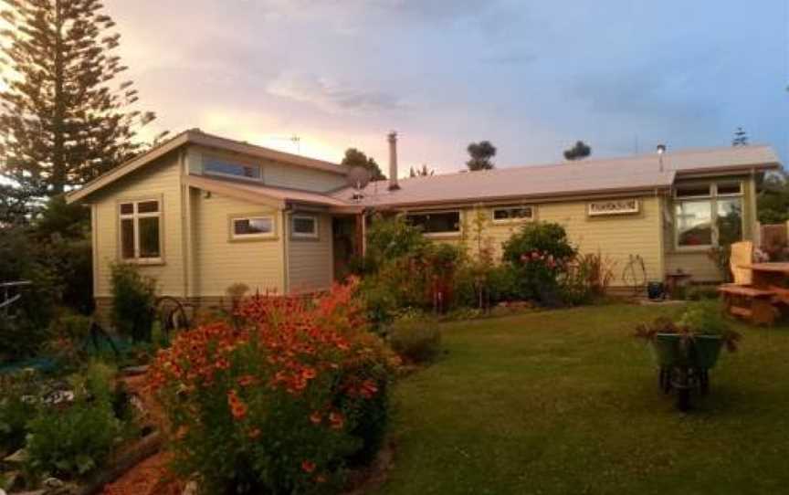 ROWAN COTTAGE ORGANIC B&B, Kaiaka, New Zealand