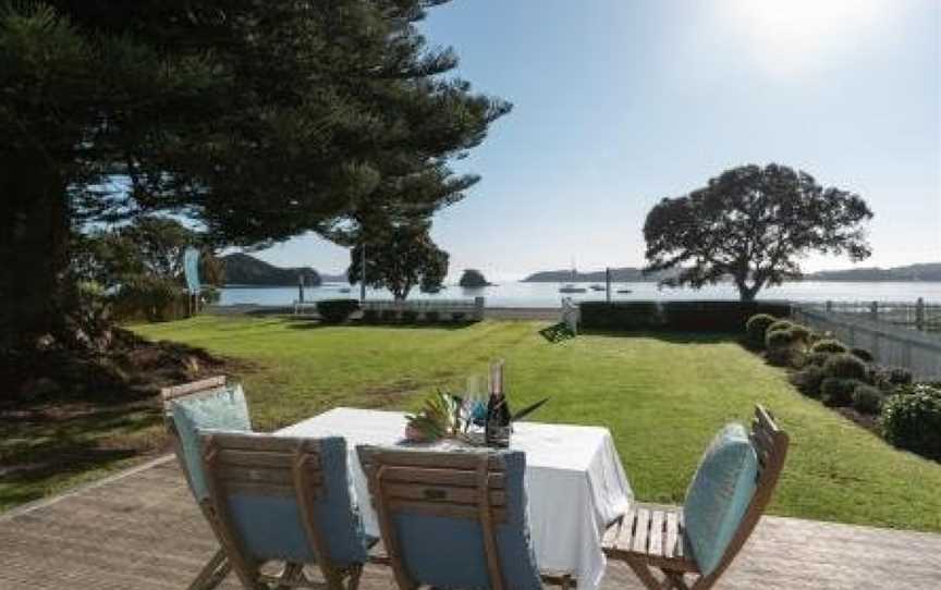 Wairangi Beach Cottage - Paihia Beach House, Paihia, New Zealand