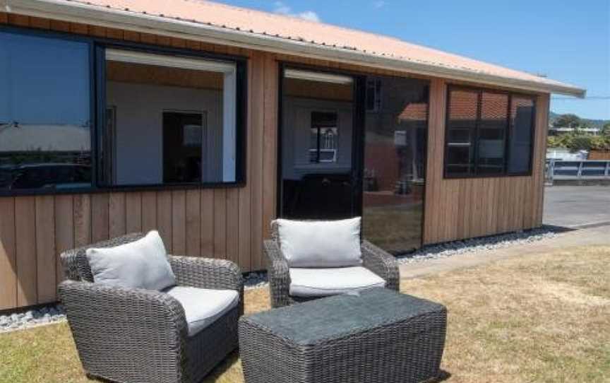 THE BOAT HOUSE ON DIXON, Oakura, New Zealand