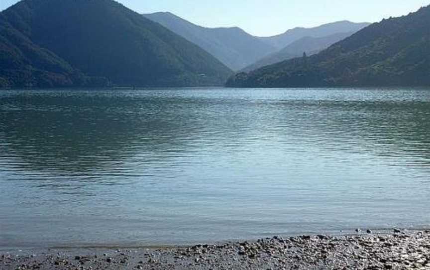 Cottage on The Beach - Moetapu Bay Bach, New Zealand