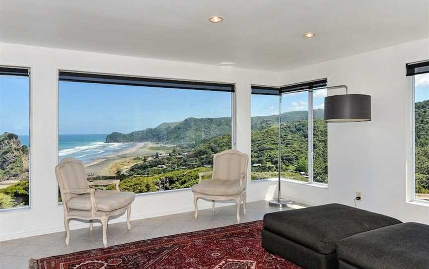 Bush and Beach Rest, Piha, New Zealand