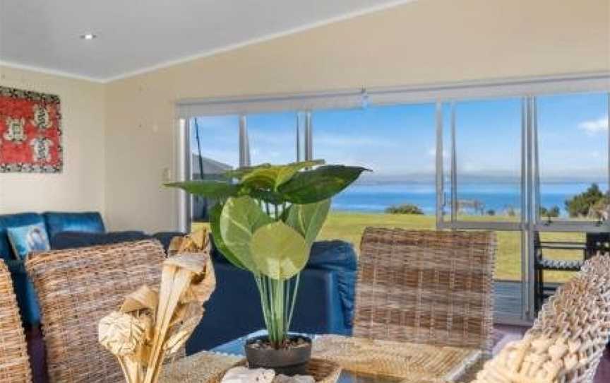 Karikari Beach House - Rangiputa Holiday Home, Pukenui, New Zealand