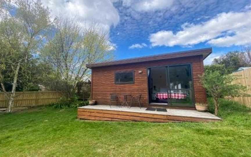 Delightful Lake Hawea Cabin with Mountain Views, Lake Hawea, New Zealand