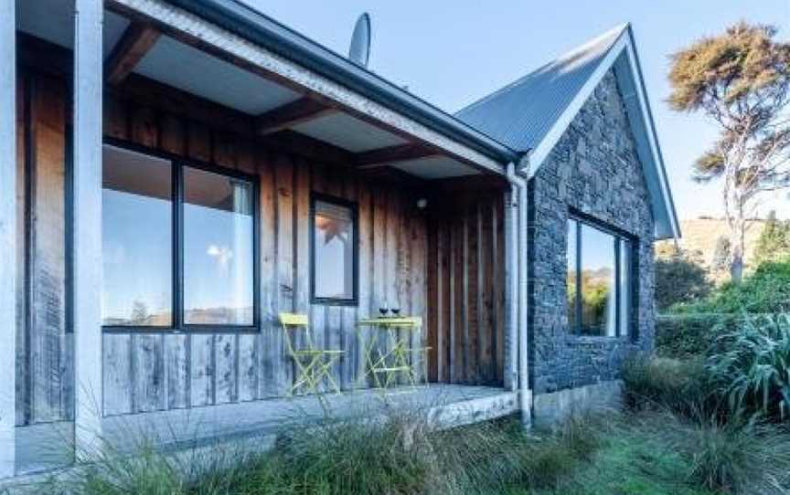 Fantail Cottage with Sea Views - Akaroa Holiday Home, Akaroa, New Zealand