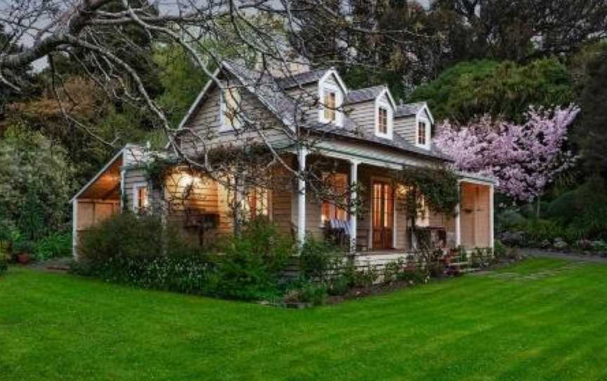 Mill Cottage - boutique accommodation and garden, Akaroa, New Zealand