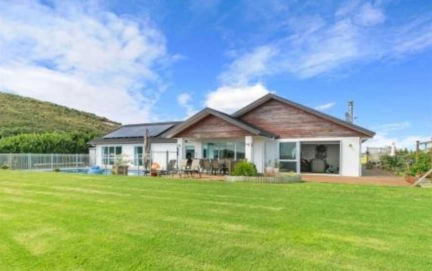 Green View - Parua Bay Holiday Home, Rukuwai, New Zealand