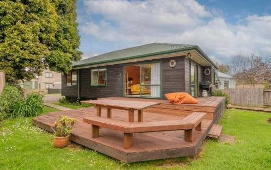 The Greenhouse - Simpsons Beach Holiday Home, Taumarunui, New Zealand