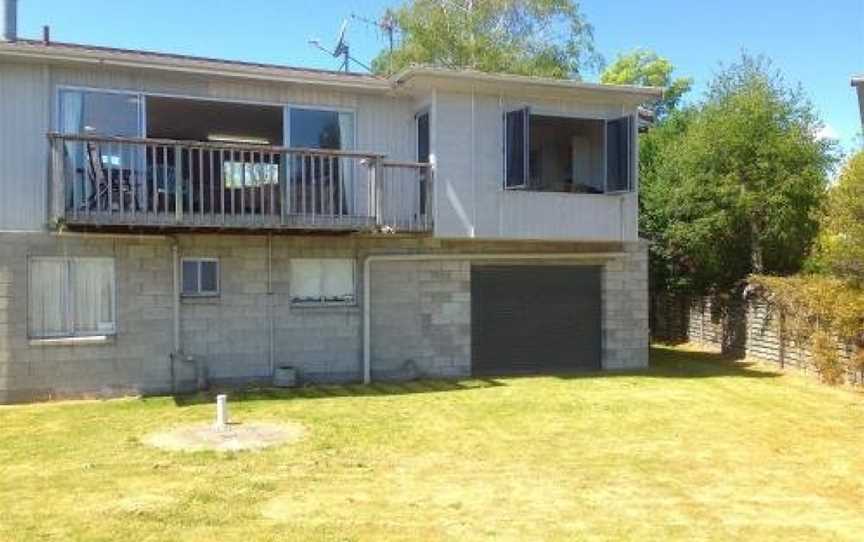 Relax Lakeside - Five Mile Bay Holiday Home, Waitahanui, New Zealand