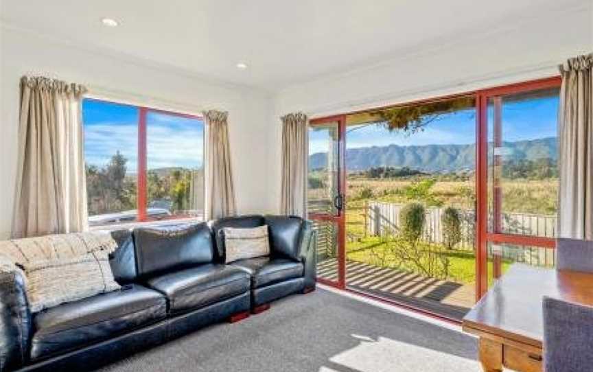 Cottage on Rutherford - Waikanae Beach Holiday Home, Waikanae, New Zealand