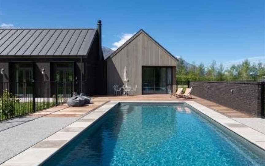 Coronet Lodge Pool Indoor Outdoor Fire, Lower Shotover, New Zealand